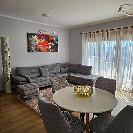 Sky Dwelling Tirana Apartment ภายนอก รูปภาพ
