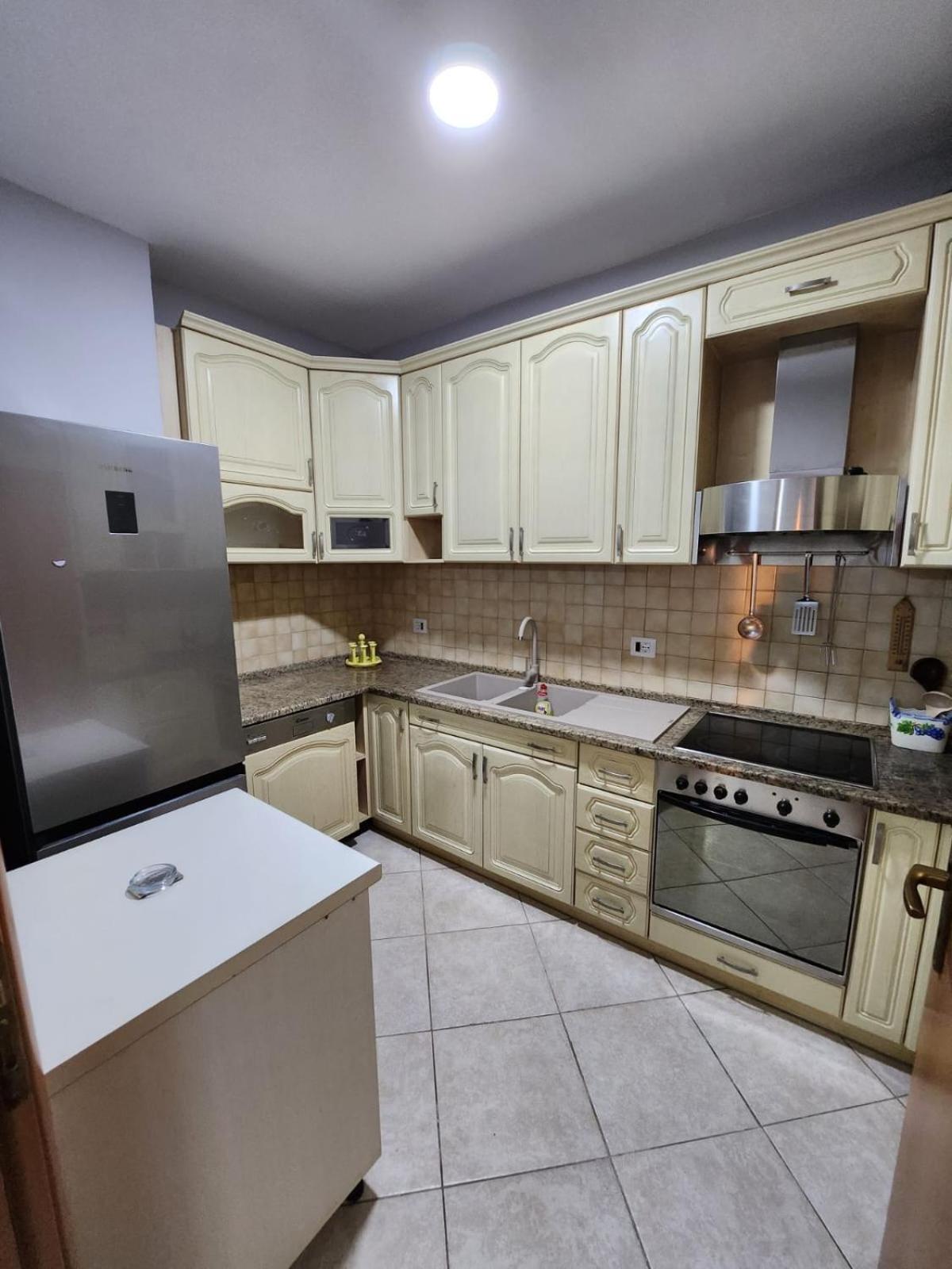 Sky Dwelling Tirana Apartment ภายนอก รูปภาพ
