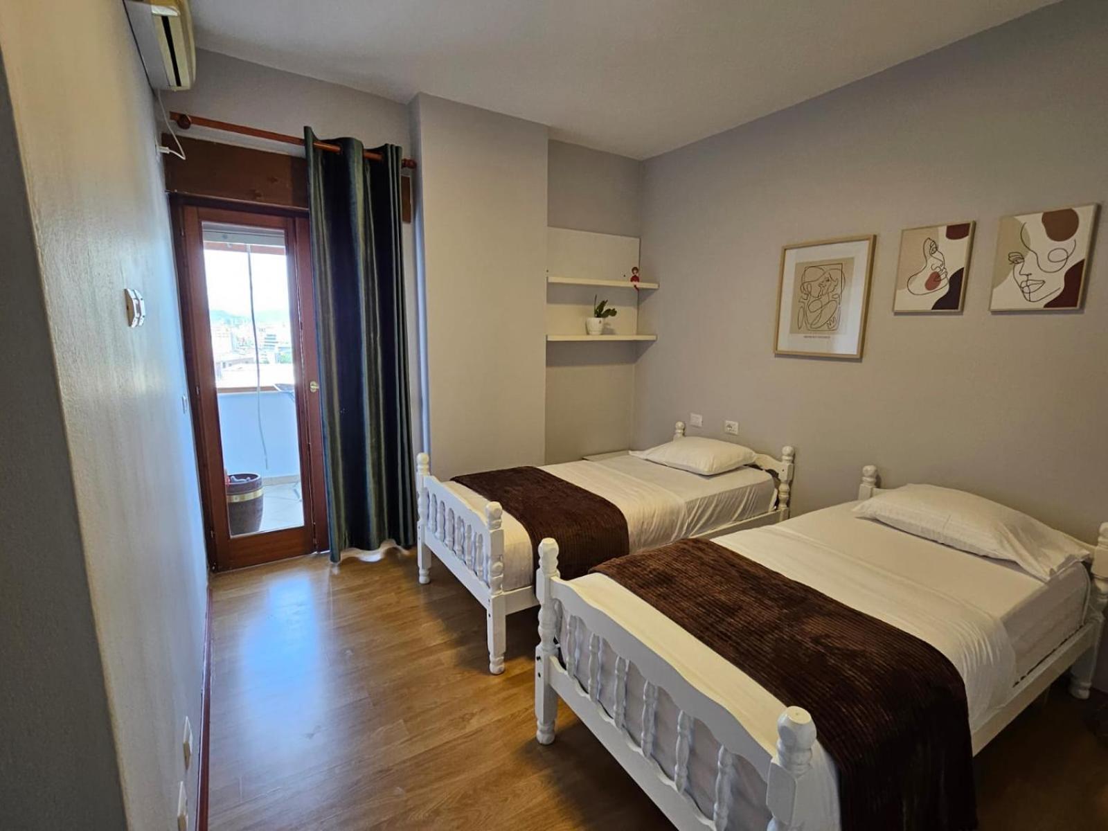 Sky Dwelling Tirana Apartment ภายนอก รูปภาพ