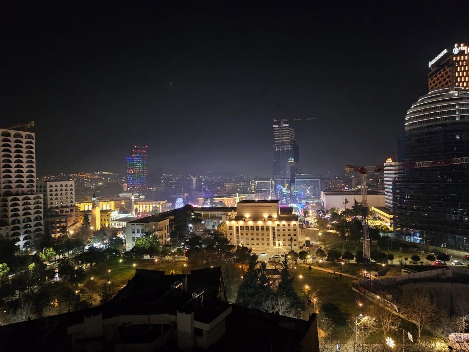 Sky Dwelling Tirana Apartment ภายนอก รูปภาพ