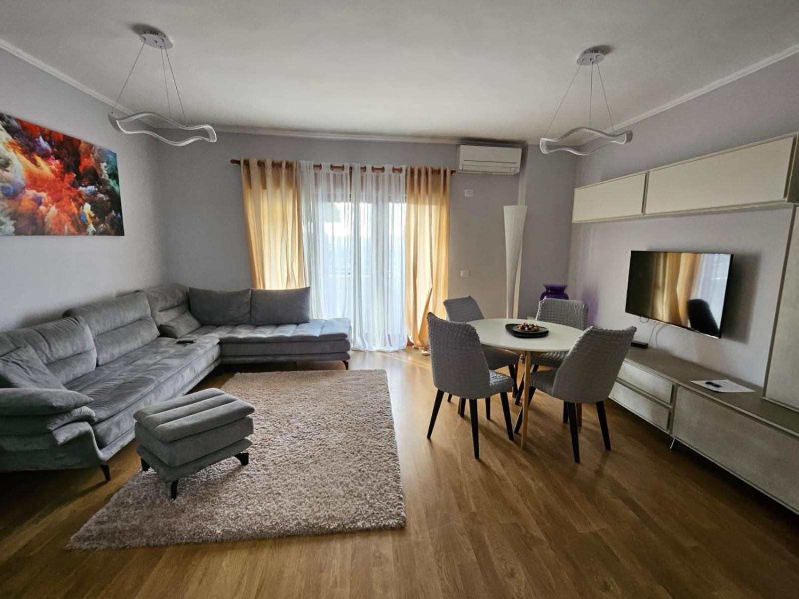 Sky Dwelling Tirana Apartment ภายนอก รูปภาพ